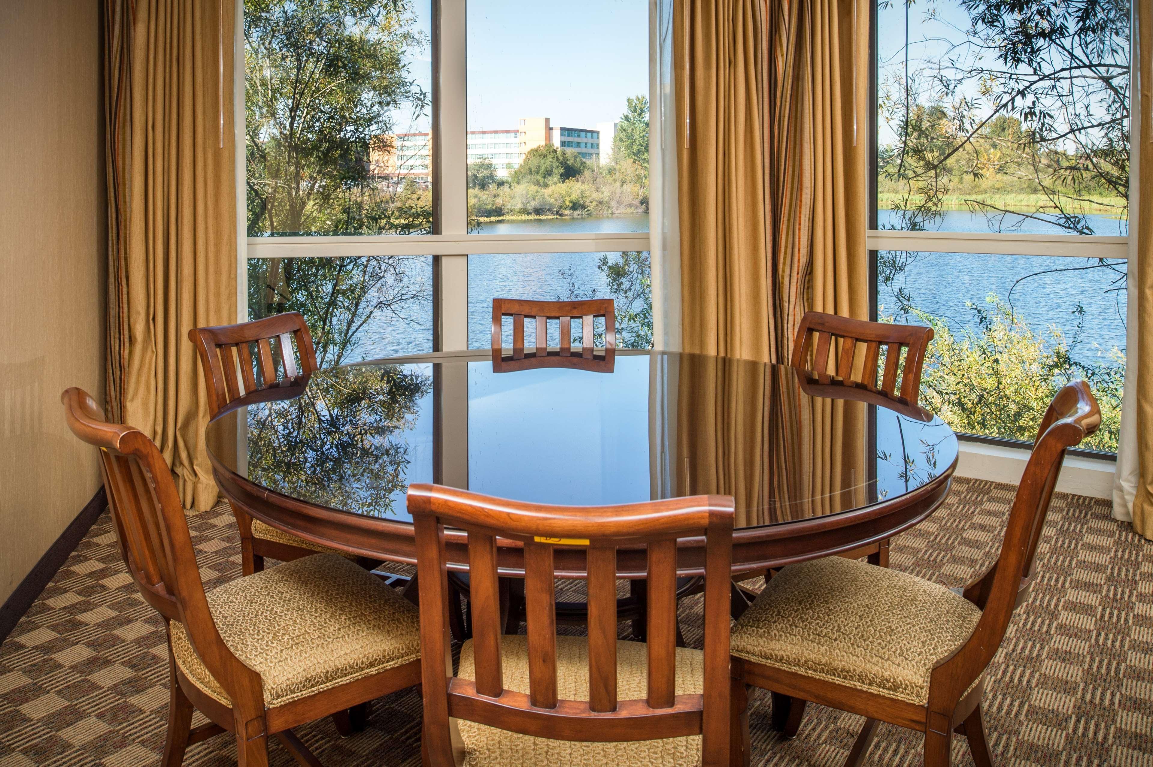 Doubletree By Hilton Seattle Airport Hotel SeaTac Bagian luar foto