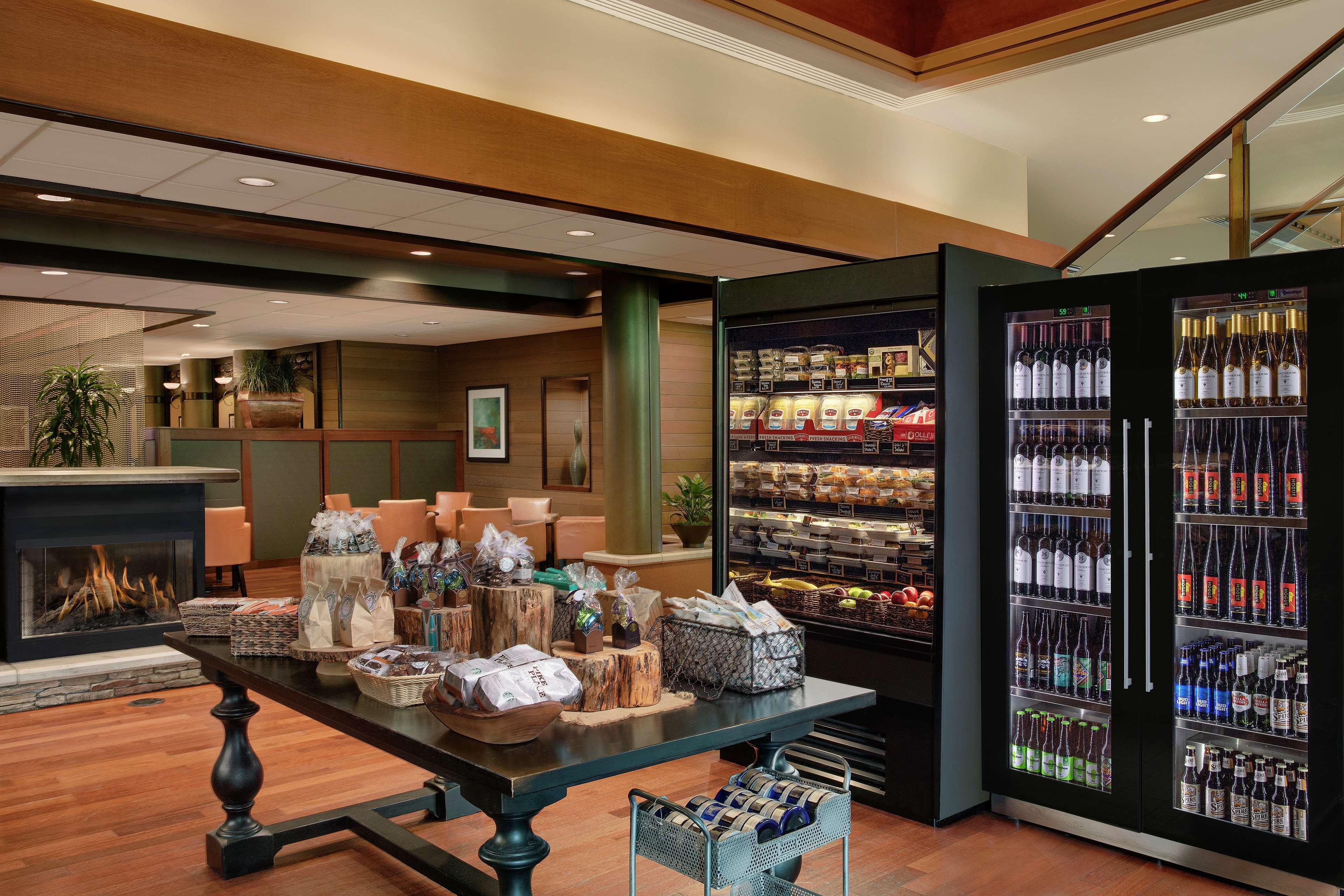 Doubletree By Hilton Seattle Airport Hotel SeaTac Bagian luar foto