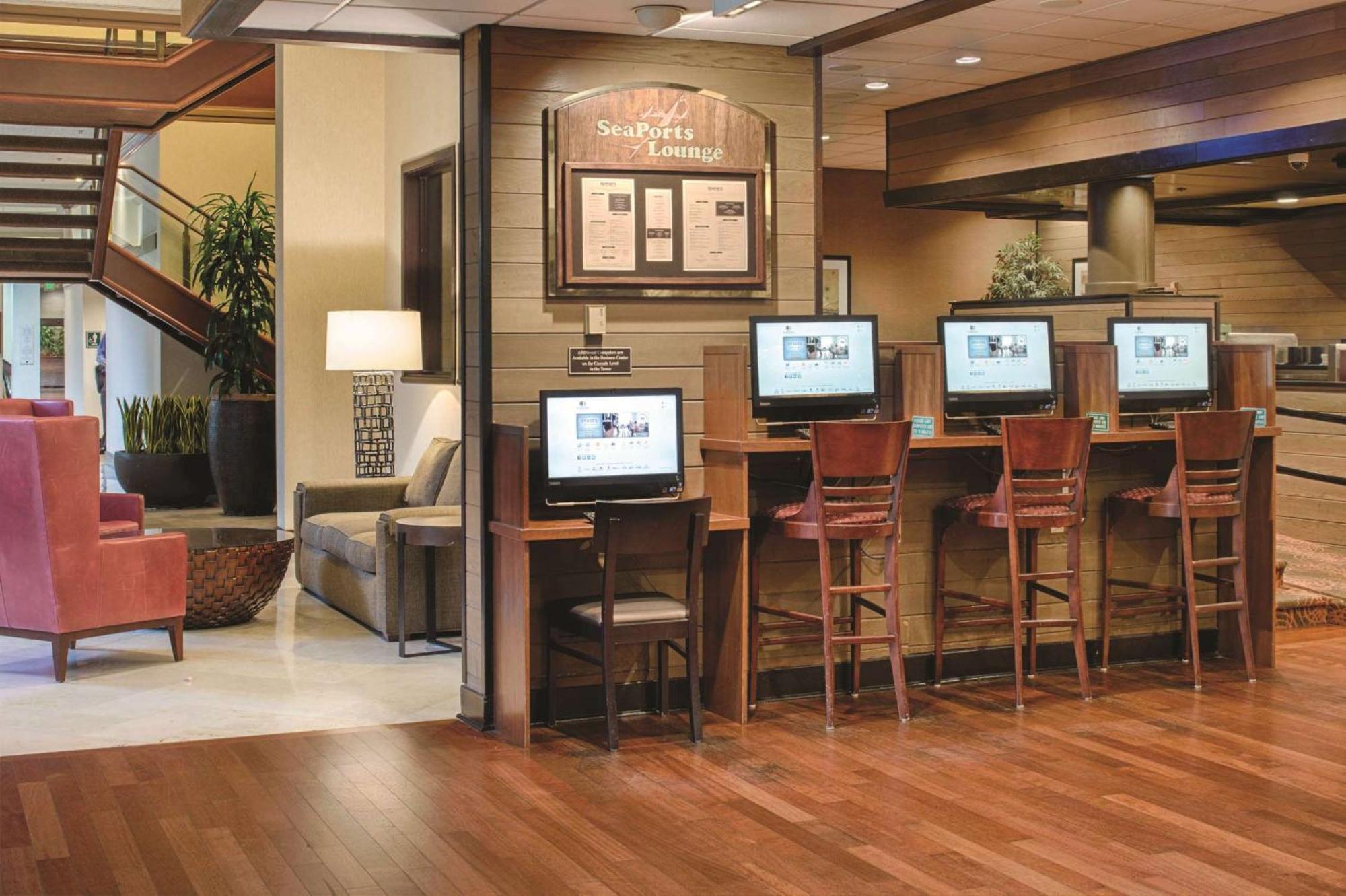 Doubletree By Hilton Seattle Airport Hotel SeaTac Bagian luar foto