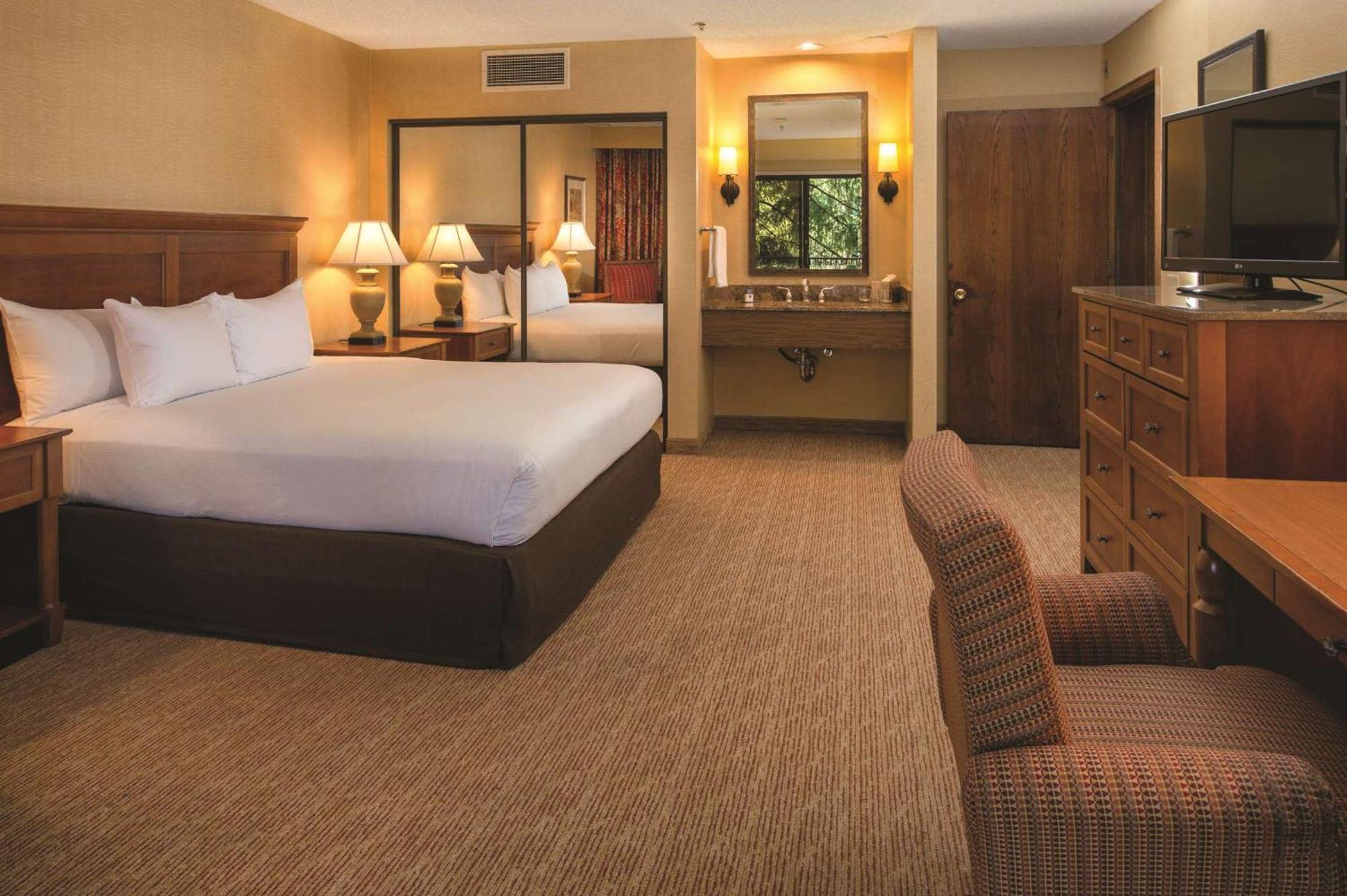 Doubletree By Hilton Seattle Airport Hotel SeaTac Bagian luar foto
